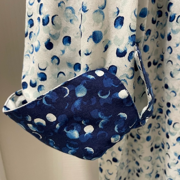 Foxcroft women’s shirt with contrasting cuffs. - Picture 4 of 4